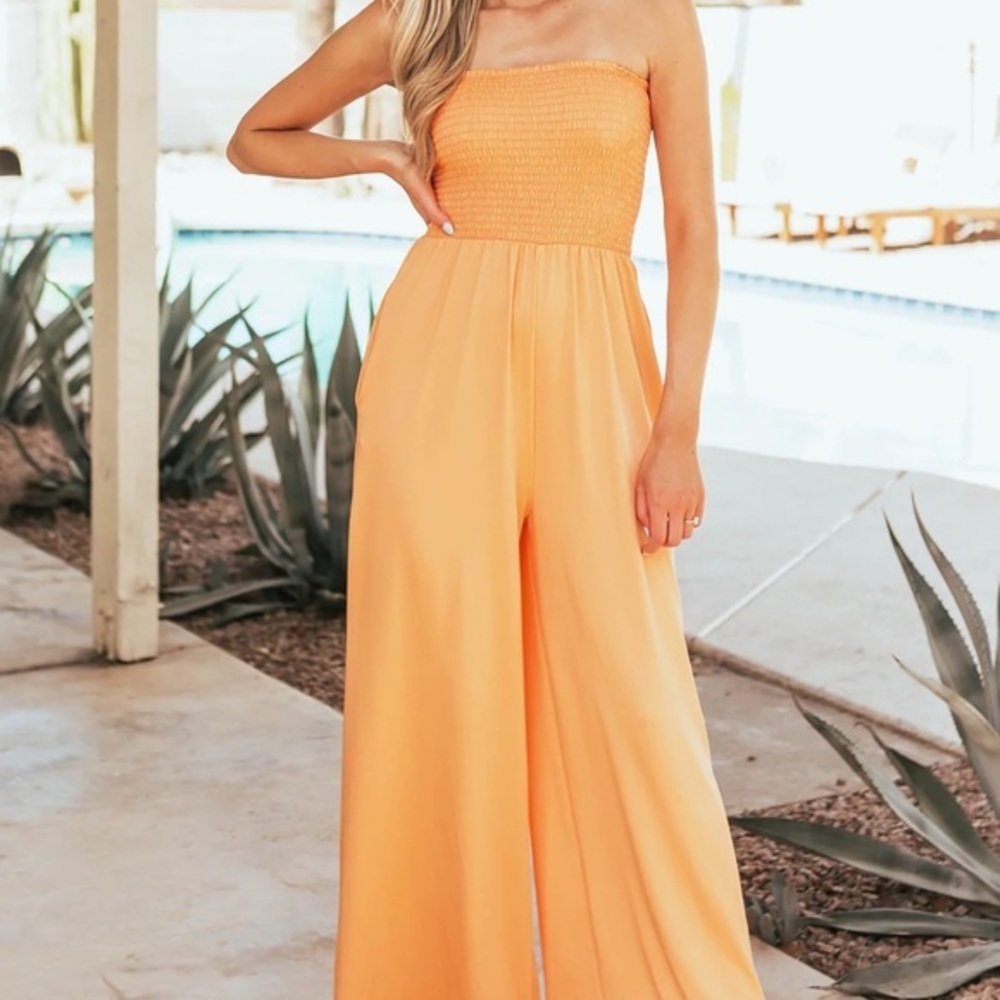 NWOT BRIGHT SUMMER CORAL STRAPLESS FLARE LEG JUMPSUIT - SIZE S